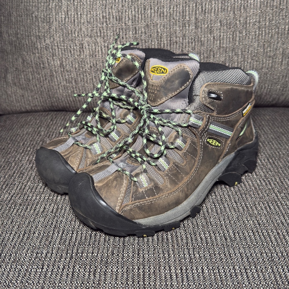 Keen Dark Brown Hiking Boots with Black Accents